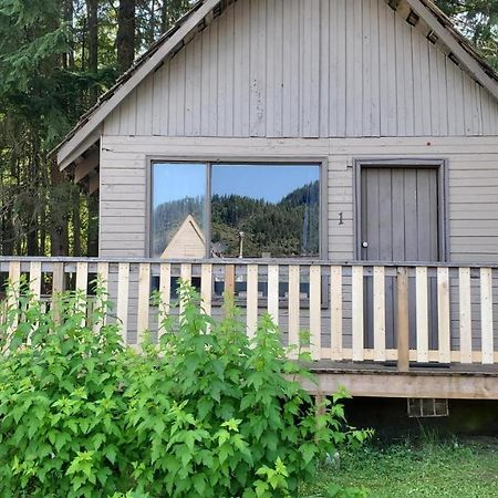 Sicamous Rv & Cabin Resort Malakwa Exteriör bild