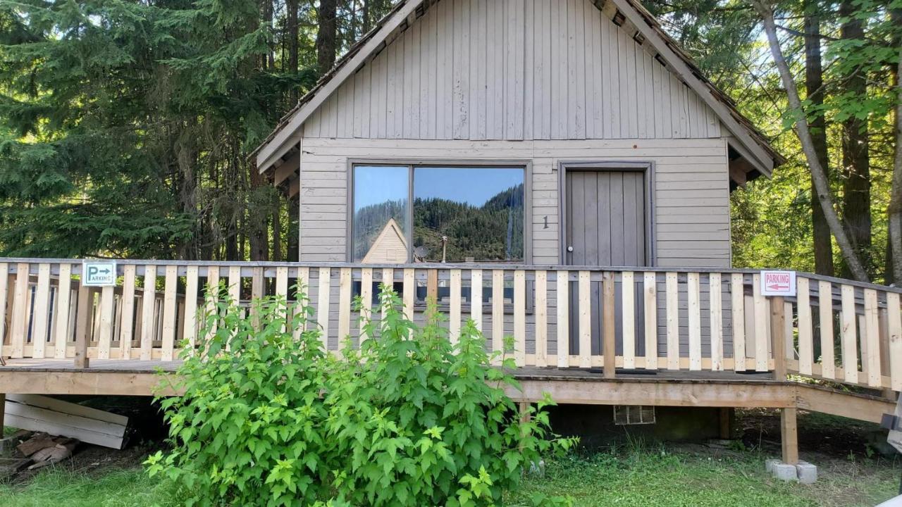 Sicamous Rv & Cabin Resort Malakwa Exteriör bild